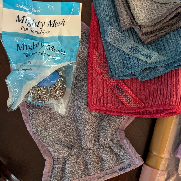 Bundle Of Norwex Cleaning Items: Mighty Mesh Scrubber, Mop System, Etc. - Picture 2 of 2
